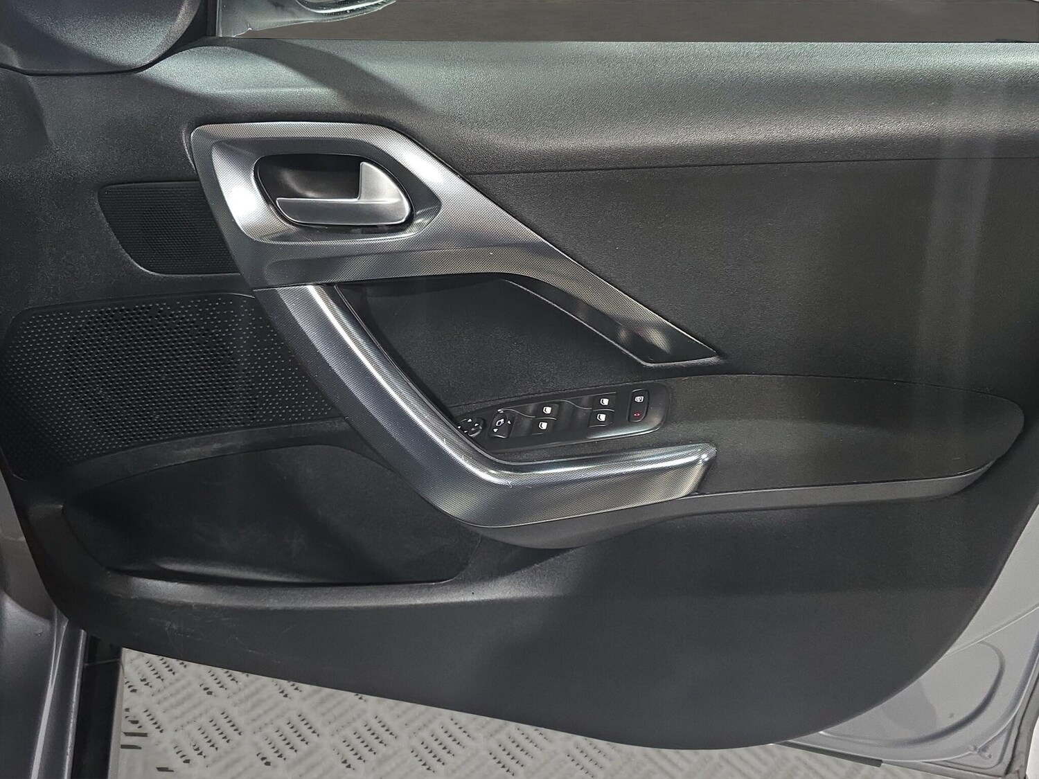 Used Peugeot 2008 2018 for sale - 77550774: Photo 27