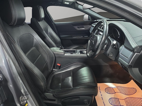 Used Jaguar XF 2016 for sale - 76152299: Photo 11