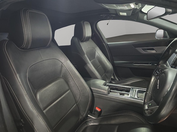 Used Jaguar XF 2016 for sale - 76152299: Photo 14