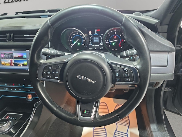 Used Jaguar XF 2016 for sale - 76152299: Photo 15