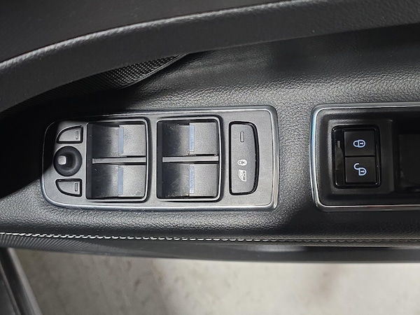 Used Jaguar XF 2016 for sale - 76152299: Photo 23