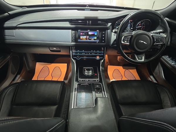 Used Jaguar XF 2016 for sale - 76152299: Photo 2