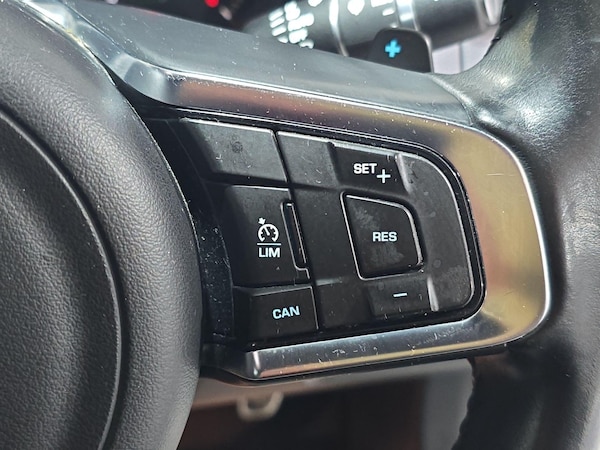 Used Jaguar XF 2016 for sale - 76152299: Photo 30
