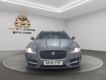 Used Jaguar XF 2019 for sale - 76521874: Photo