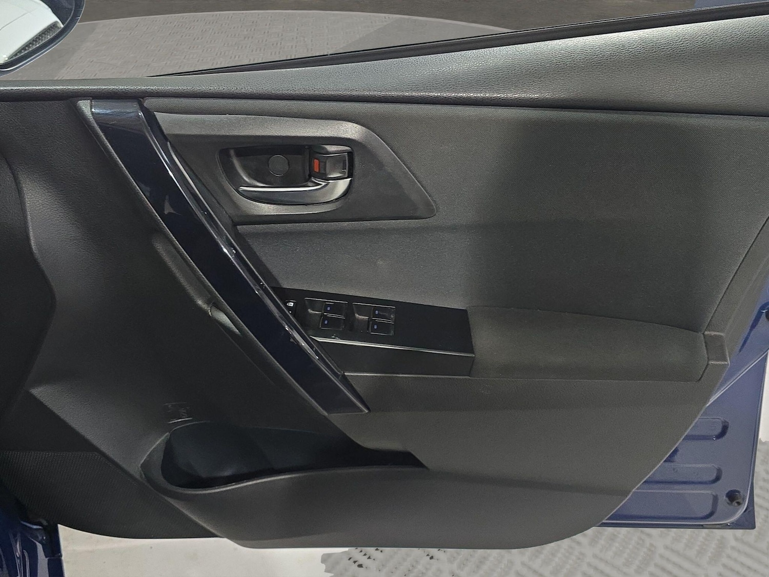 Used Toyota Auris 2017 for sale - 76832605: Photo 24