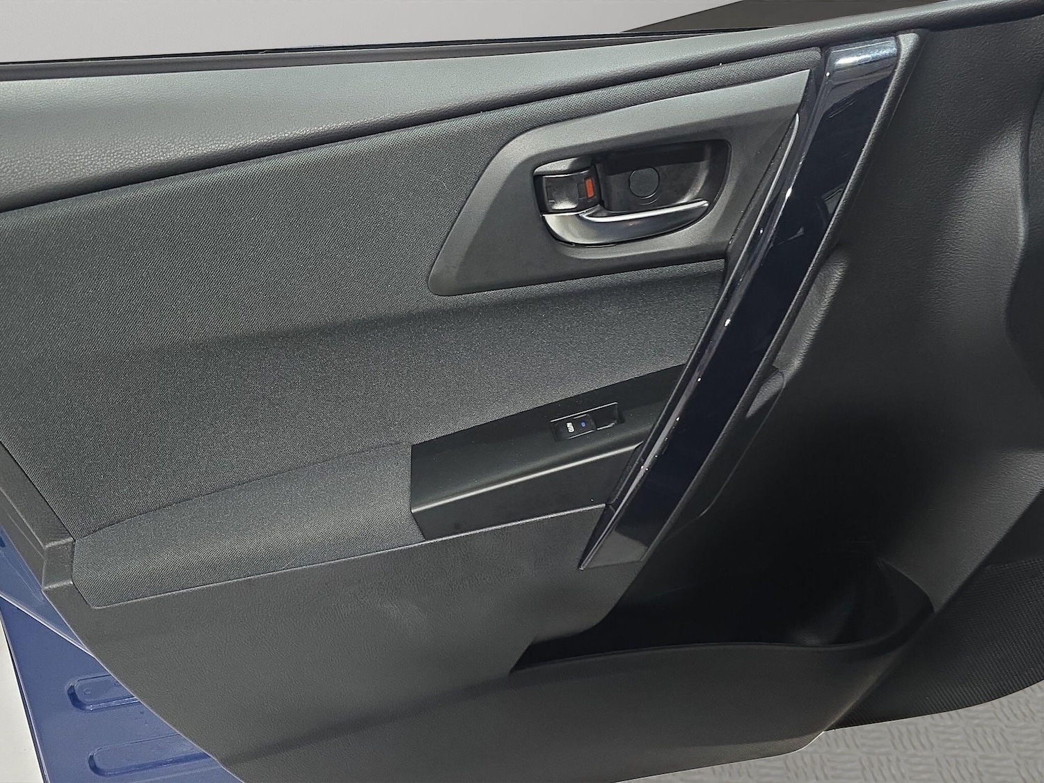 Used Toyota Auris 2017 for sale - 76832605: Photo 25