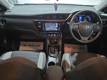 Used Toyota Auris 2017 for sale - 76832605: Photo