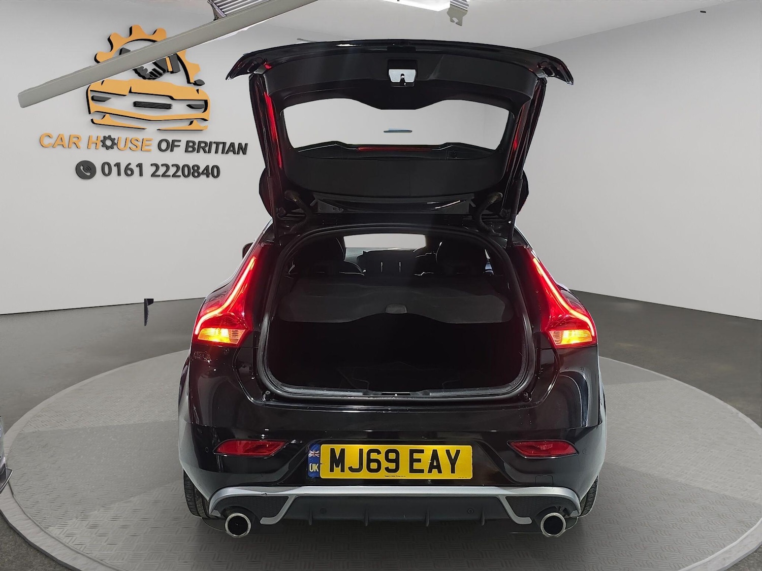 Used Volvo V40 2019 for sale - 76953069: Photo 10