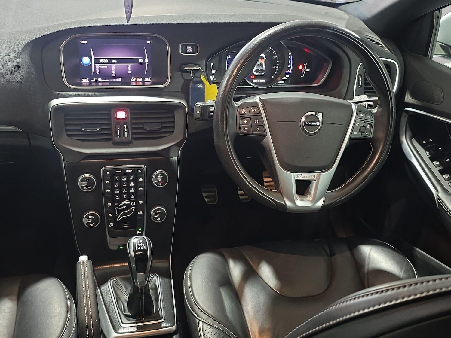 Used Volvo V40 2019 for sale - 76953069: Photo 19