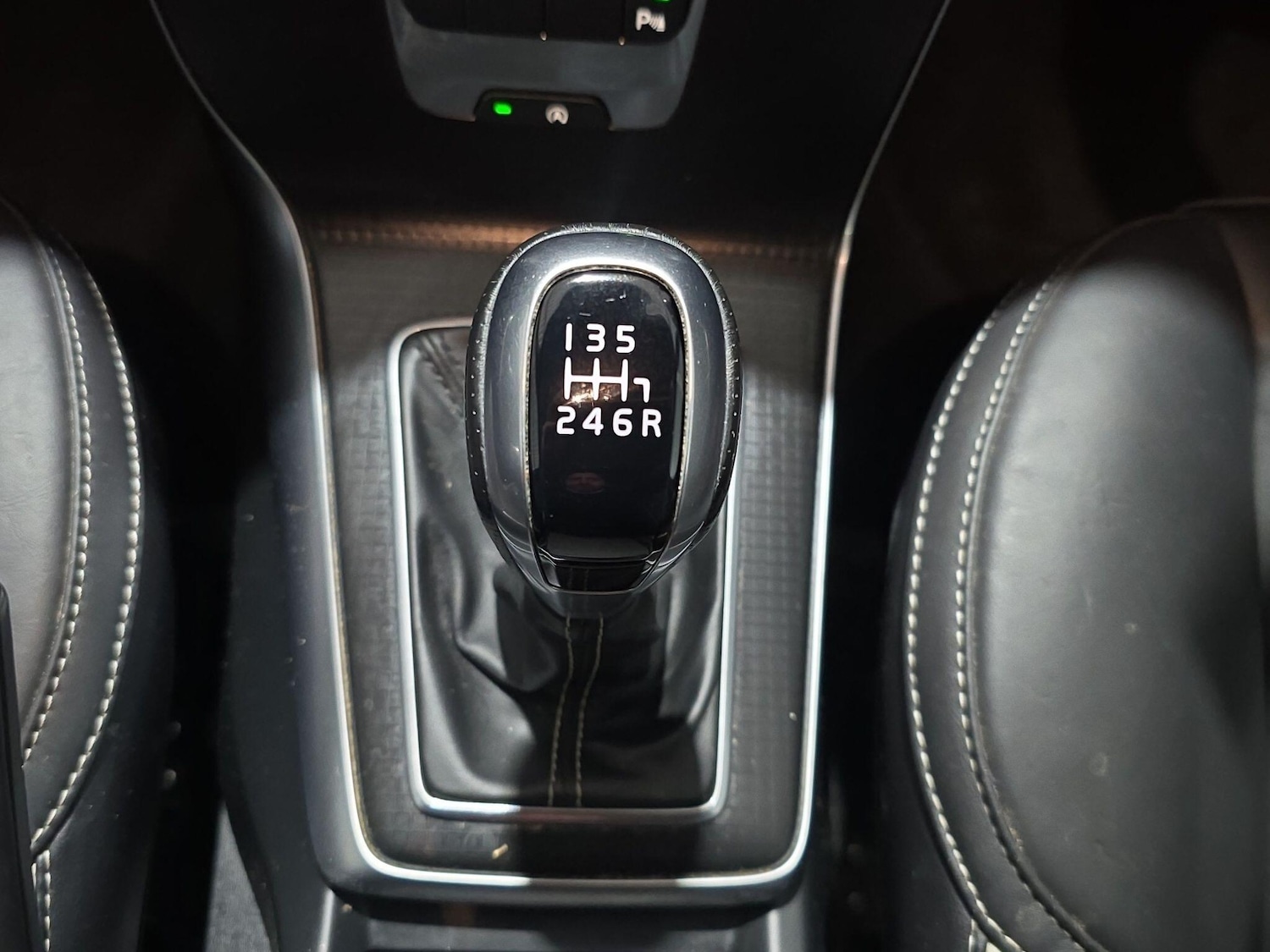 Used Volvo V40 2019 for sale - 76953069: Photo 24