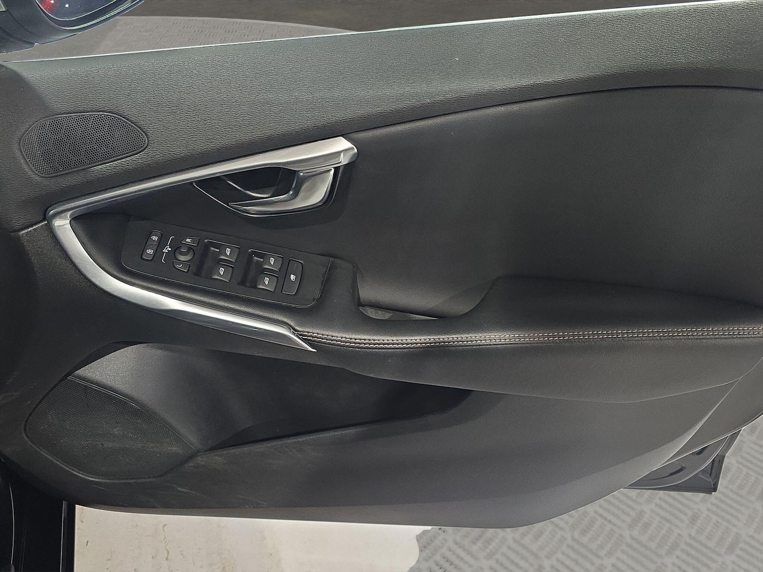 Used Volvo V40 2019 for sale - 76953069: Photo 25