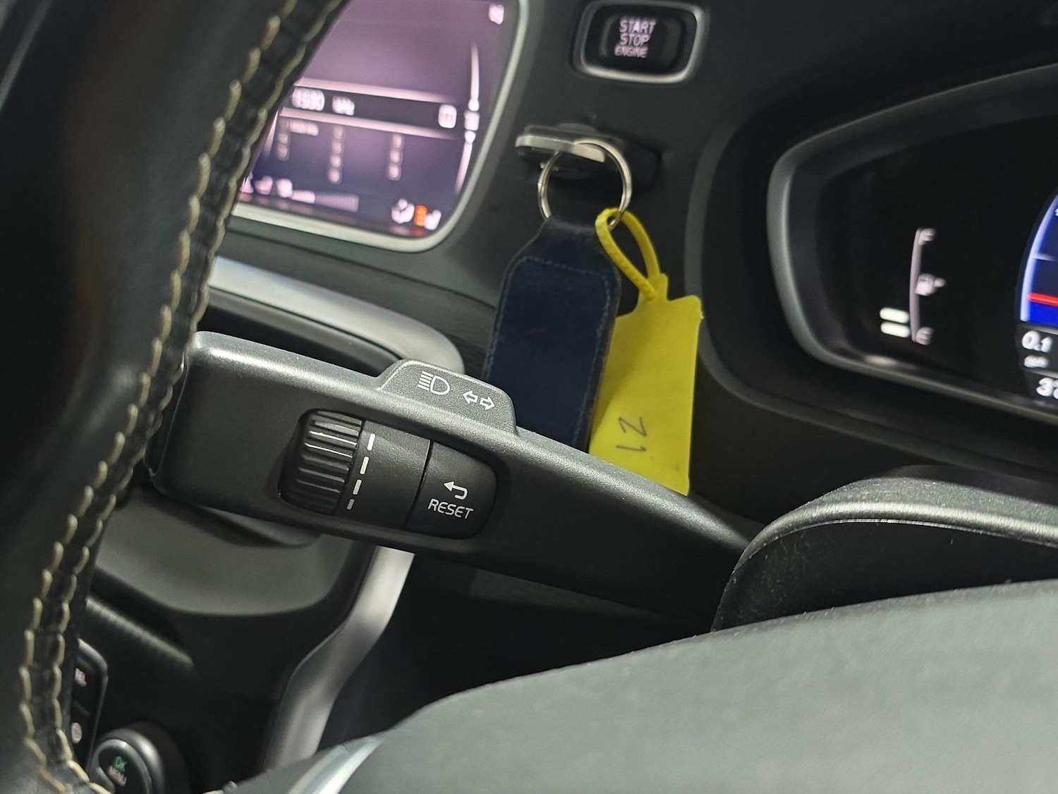 Used Volvo V40 2019 for sale - 76953069: Photo 32