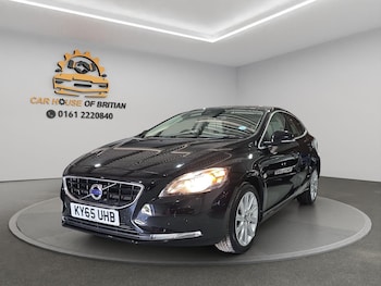Used Volvo V40 2015 for sale - 78384045: Photo