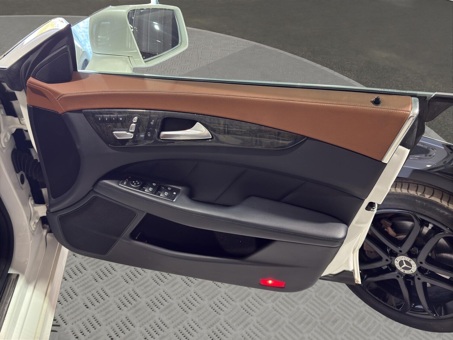 Used Mercedes-Benz CLS 2015 for sale - 78170823: Photo 22