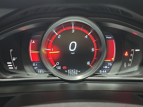 Used Volvo V40 2015 for sale - 75127148: Photo 15