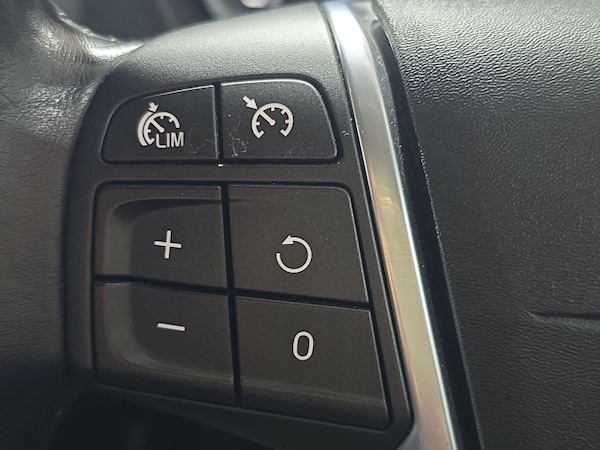 Used Volvo V40 2015 for sale - 75127148: Photo 21
