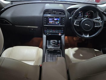 Used Jaguar F-Pace 2017 for sale - 79401143: Photo