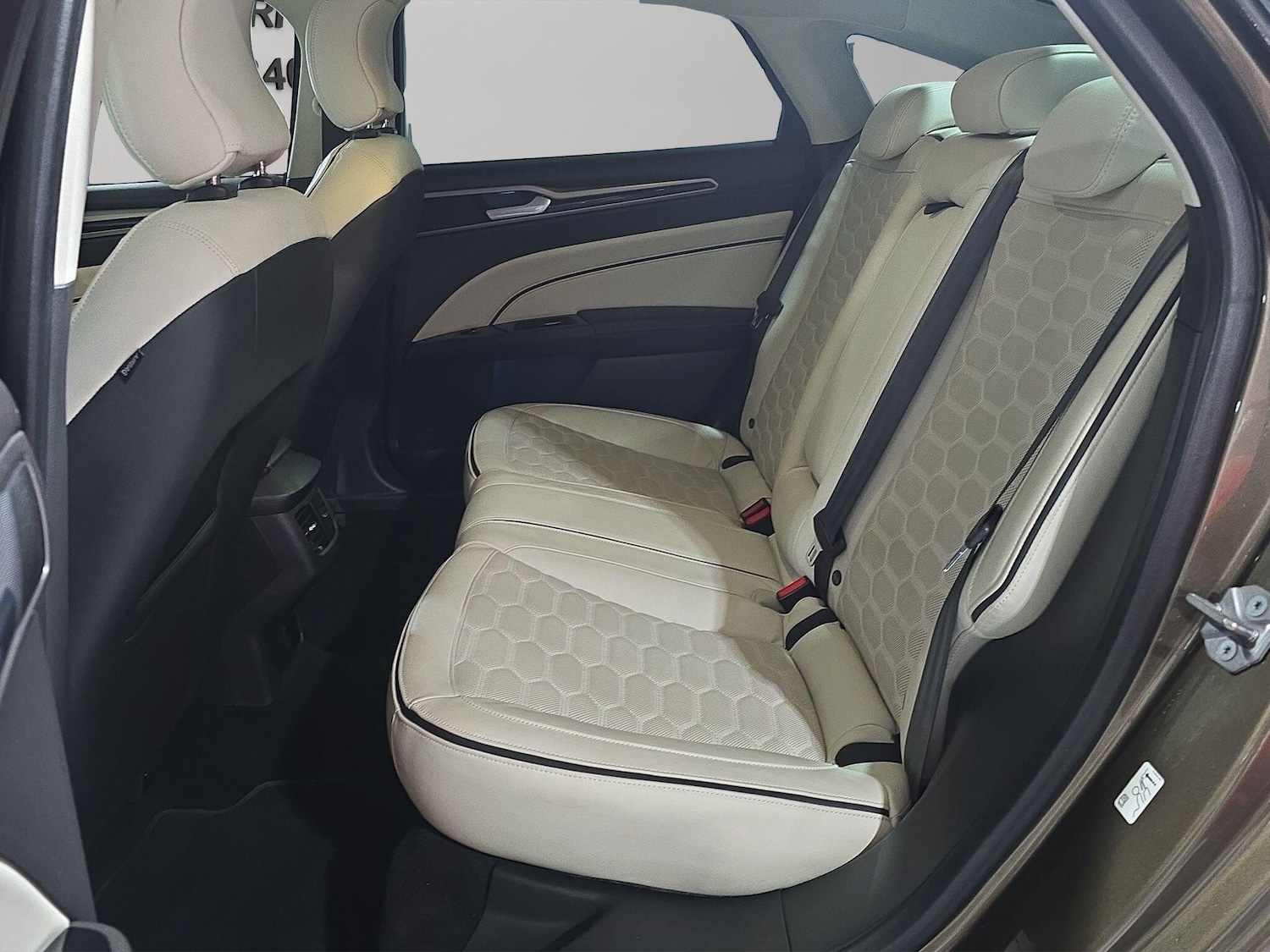 Used Ford Mondeo 2015 for sale - 76786660: Photo 14