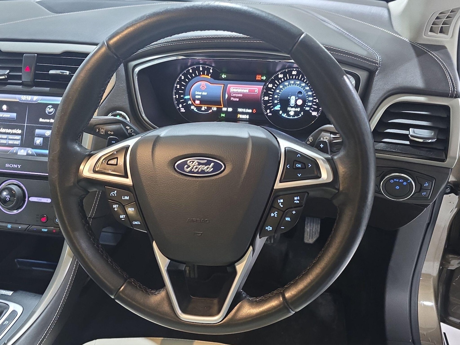 Used Ford Mondeo 2015 for sale - 76786660: Photo 16