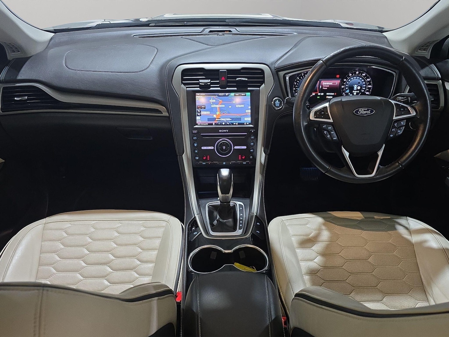 Used Ford Mondeo 2015 for sale - 76786660: Photo 2