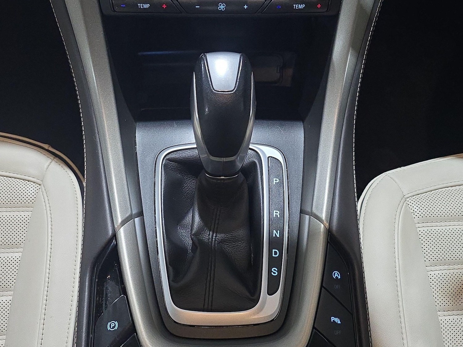 Used Ford Mondeo 2015 for sale - 76786660: Photo 20