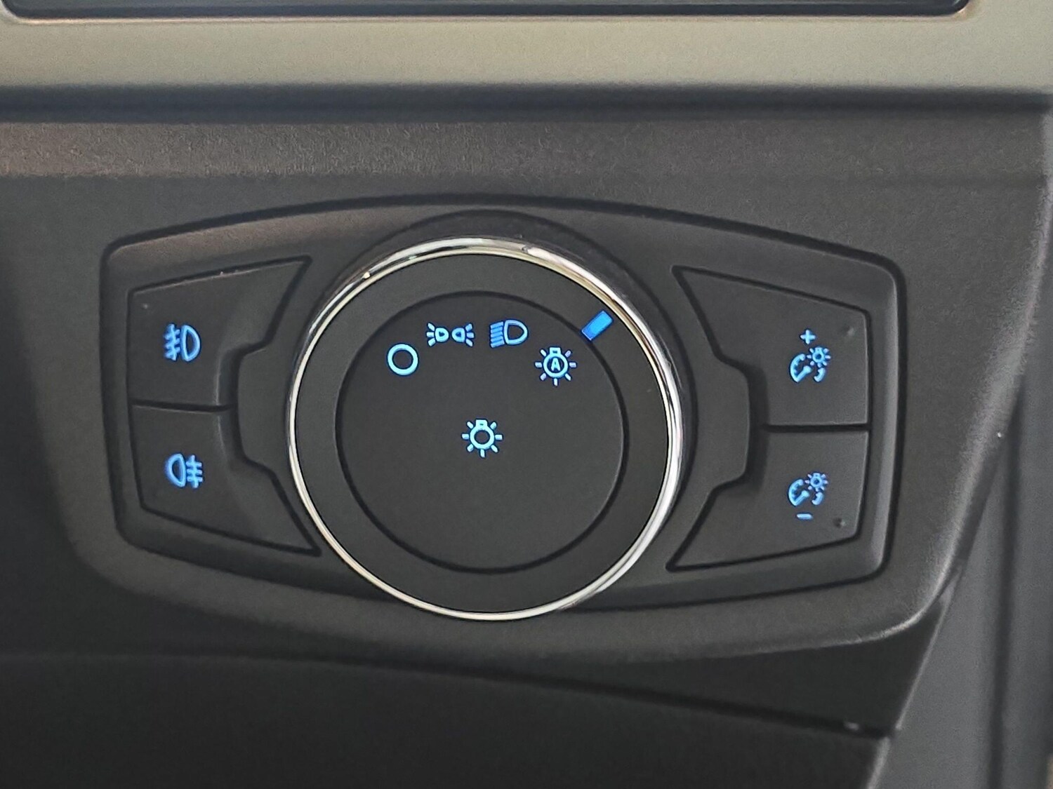 Used Ford Mondeo 2015 for sale - 76786660: Photo 26