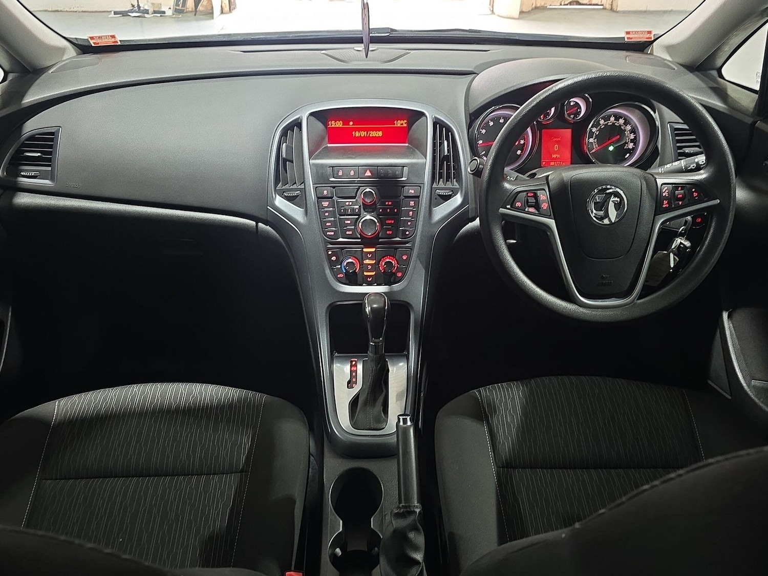 Used Vauxhall Astra for sale - 77253939: Photo 2