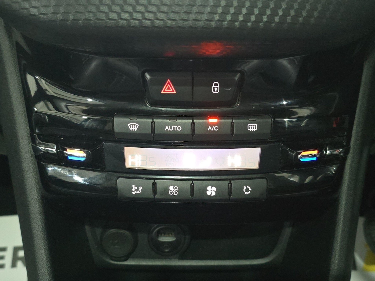 Used Peugeot 2008 2018 for sale - 77057707: Photo 22