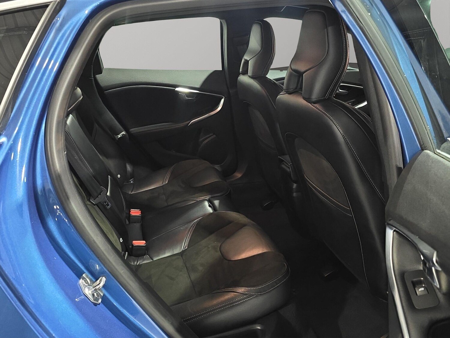 Used Volvo V40 2017 for sale - 77358567: Photo 14