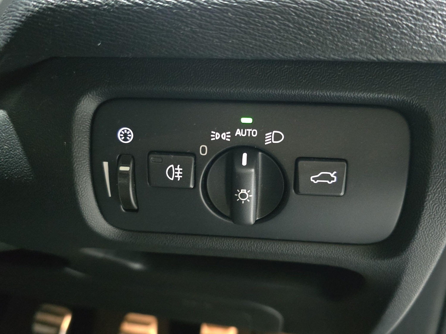 Used Volvo V40 2017 for sale - 77358567: Photo 26