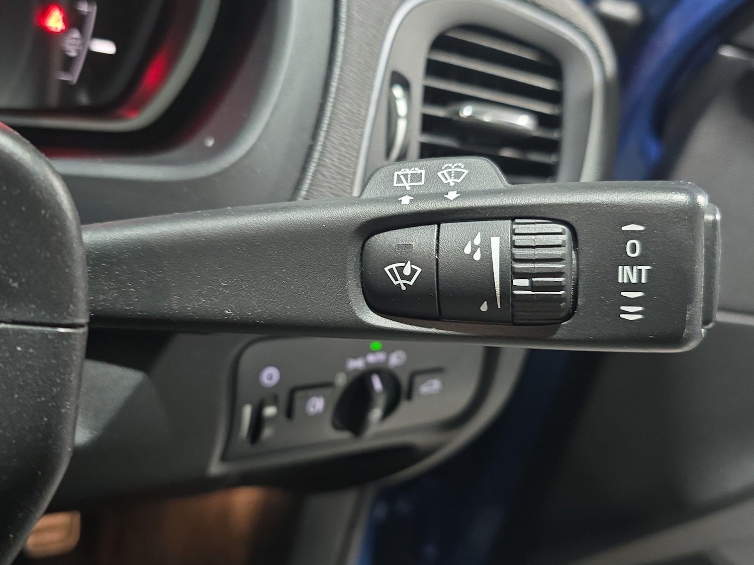 Used Volvo V40 2017 for sale - 77358567: Photo 31