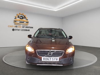 Used Volvo V40 2017 for sale - 79452379: Photo