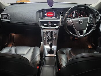 Used Volvo V40 Cross Country 2017 for sale - 78448081: Photo