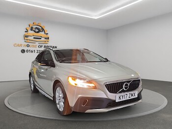 Used Volvo V40 Cross Country 2017 for sale - 78448081: Photo