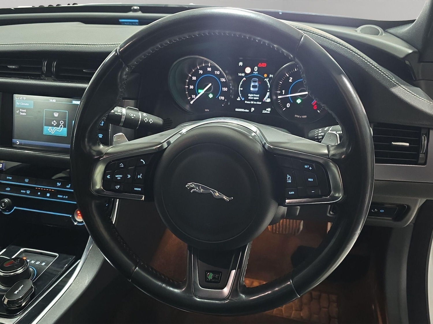 Used Jaguar XF 2018 for sale - 77174455: Photo 16