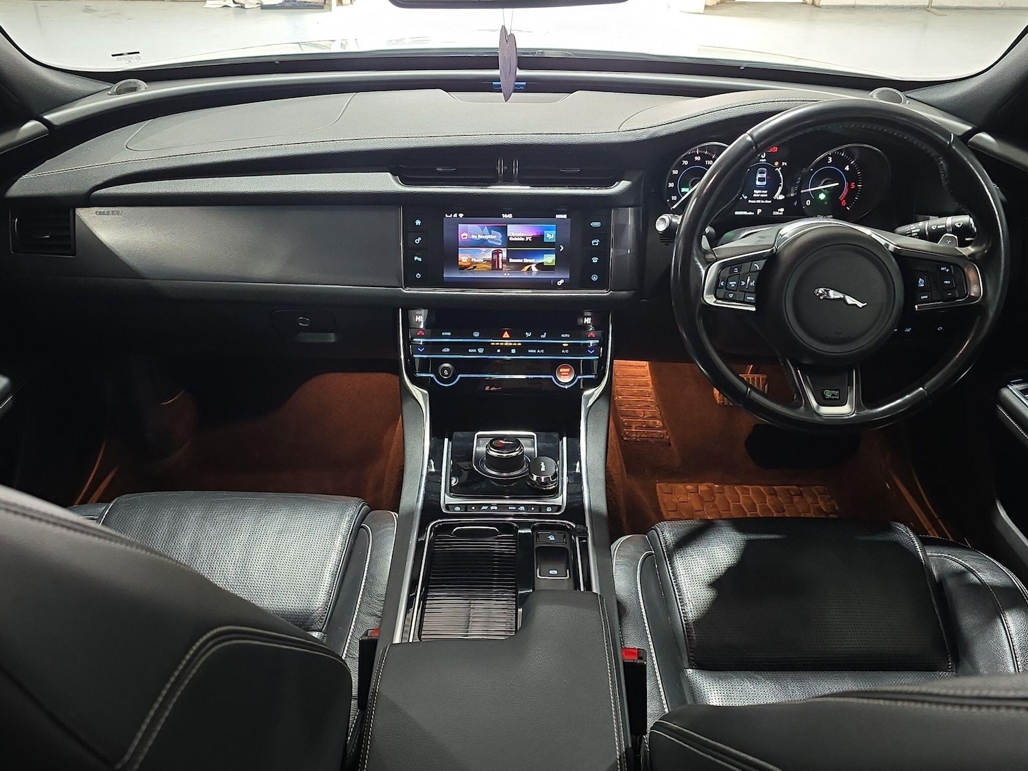 Used Jaguar XF 2018 for sale - 77174455: Photo 2