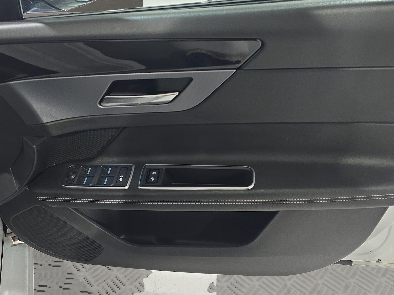 Used Jaguar XF 2018 for sale - 77174455: Photo 24