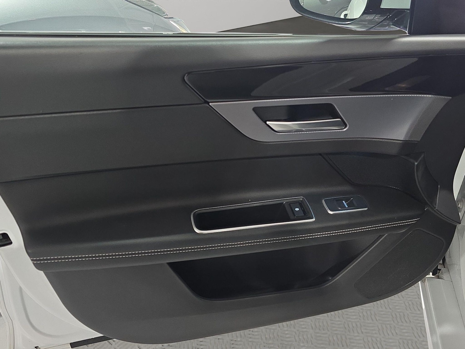 Used Jaguar XF 2018 for sale - 77174455: Photo 25