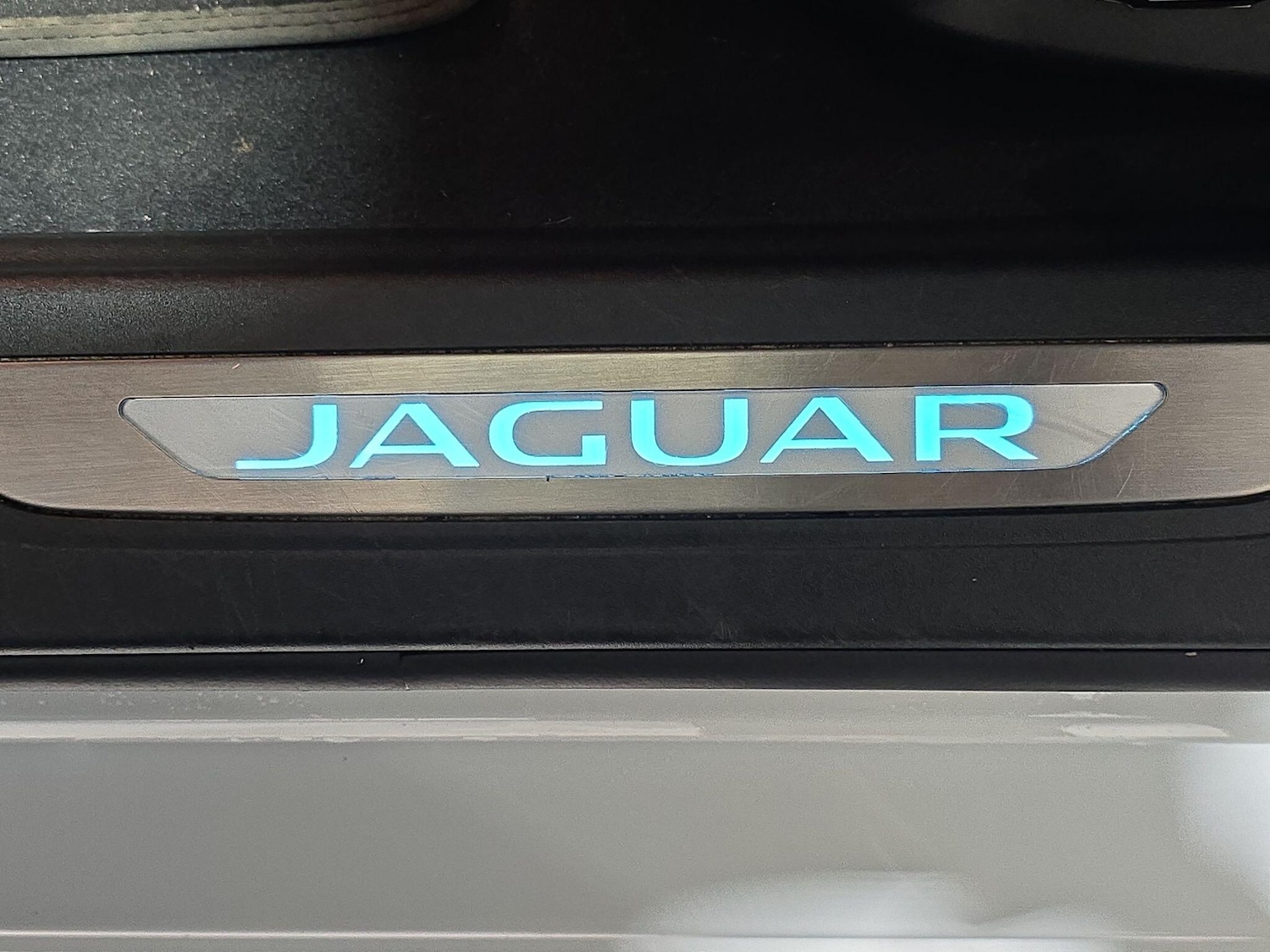 Used Jaguar XF 2018 for sale - 75965217: Photo 28