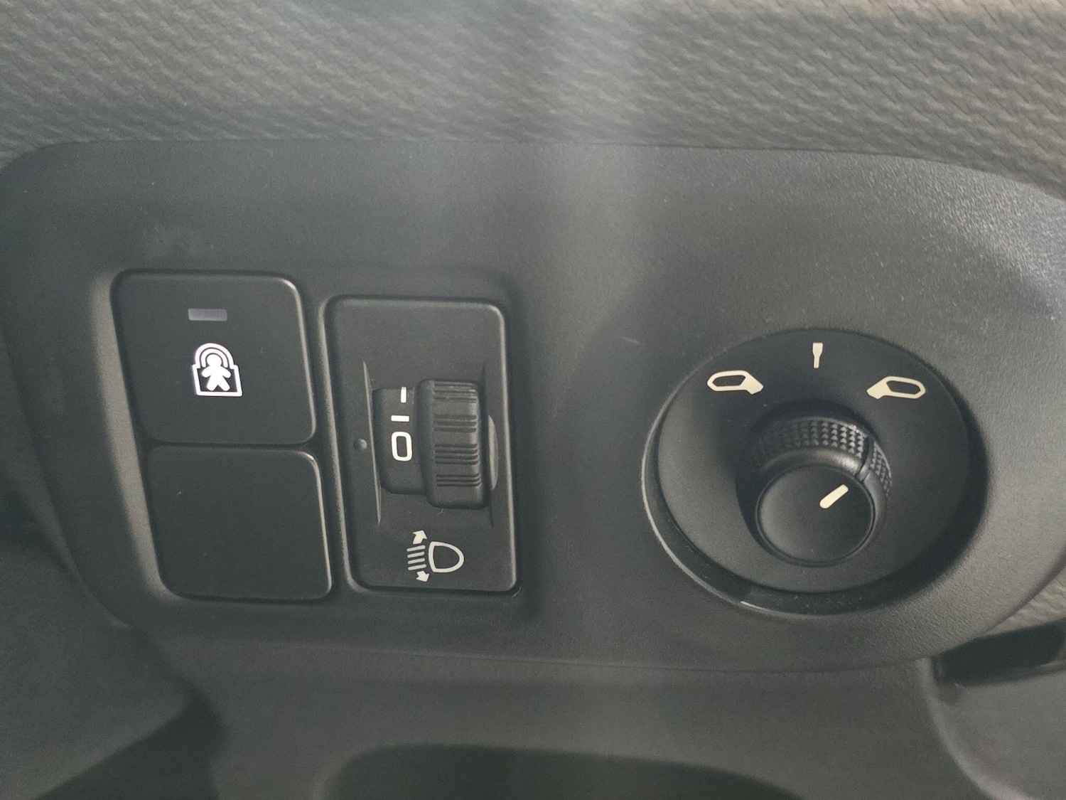 Used Citroen C4 Cactus 2015 for sale - 75857346: Photo 27