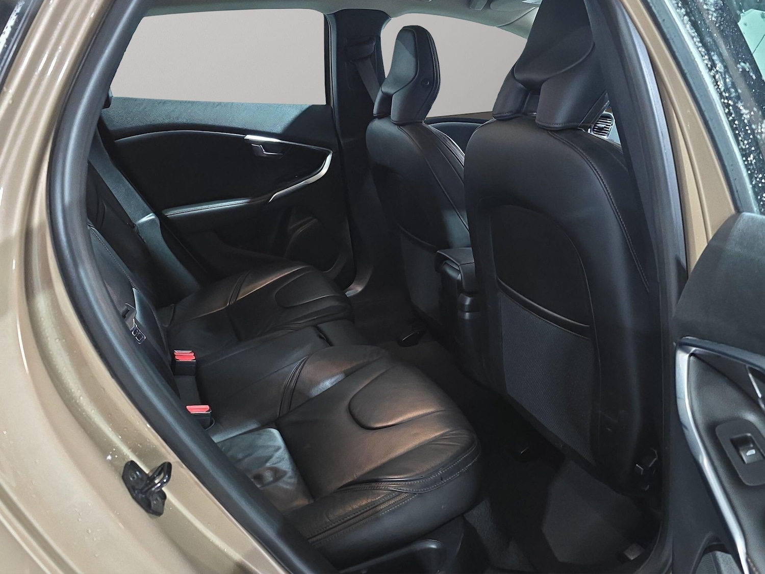 Used Volvo V40 Cross Country 2013 for sale - 77549906: Photo 16