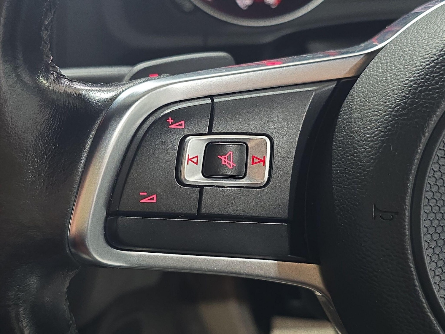 Used Volkswagen Scirocco 2017 for sale - 75949915: Photo 29