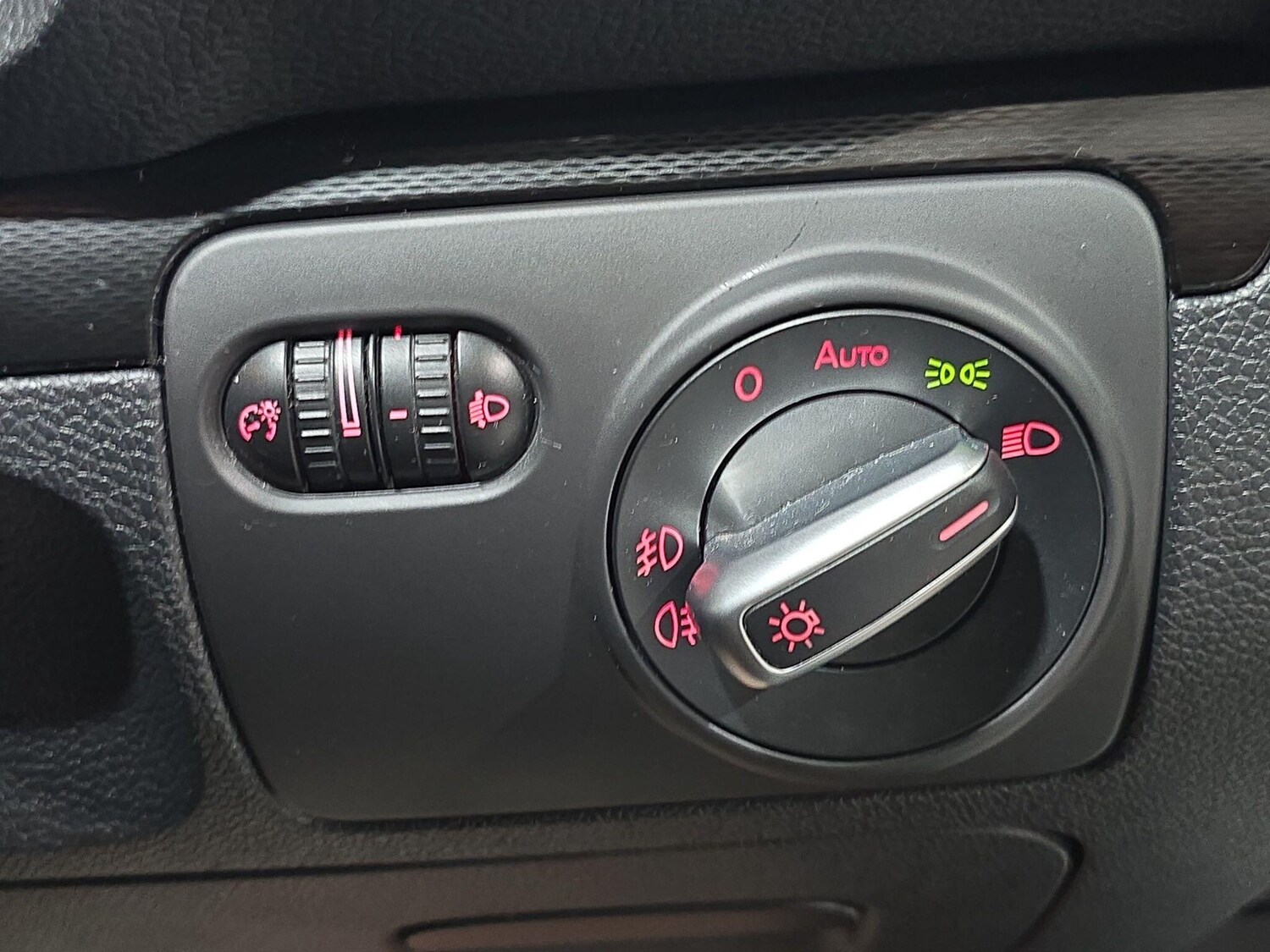 Used Volkswagen Scirocco 2016 for sale - 75949436: Photo 30