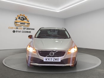 Used Volvo V40 Cross Country 2017 for sale - 77468024: Photo