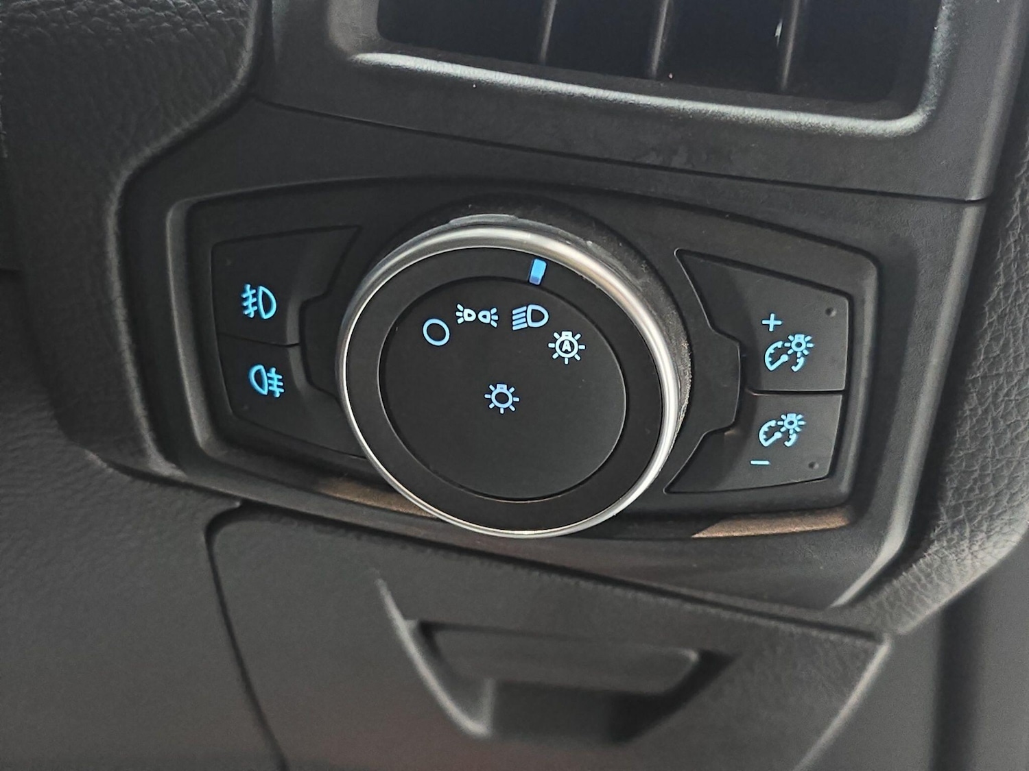 Used Ford Focus 2017 for sale - 76151180: Photo 24