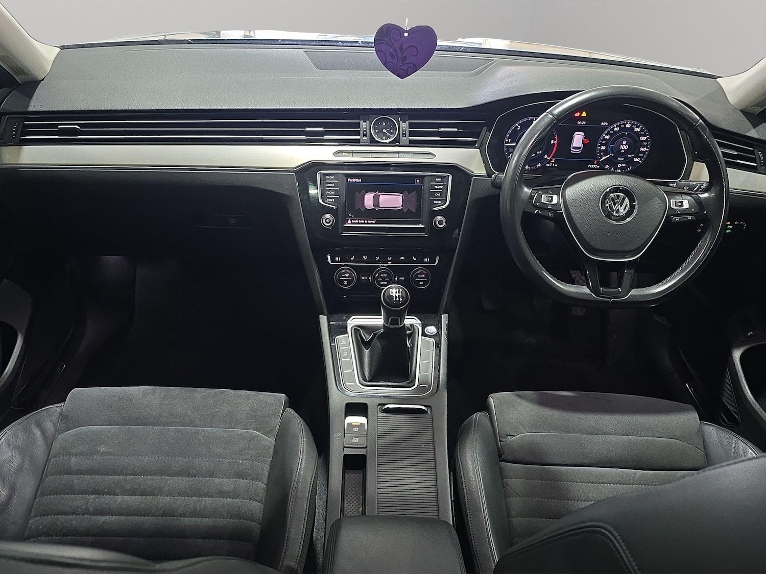 Used Volkswagen Passat 2017 for sale - 77174452: Photo 2