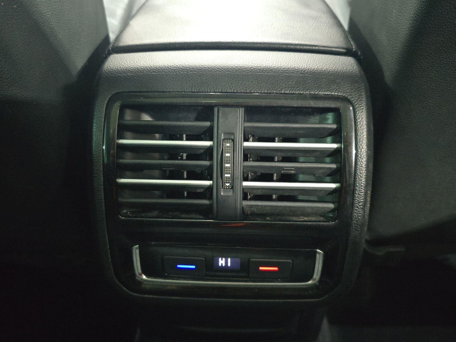 Used Volkswagen Passat 2017 for sale - 77174452: Photo 32