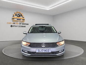 Used Volkswagen Passat 2017 for sale - 77174452: Photo
