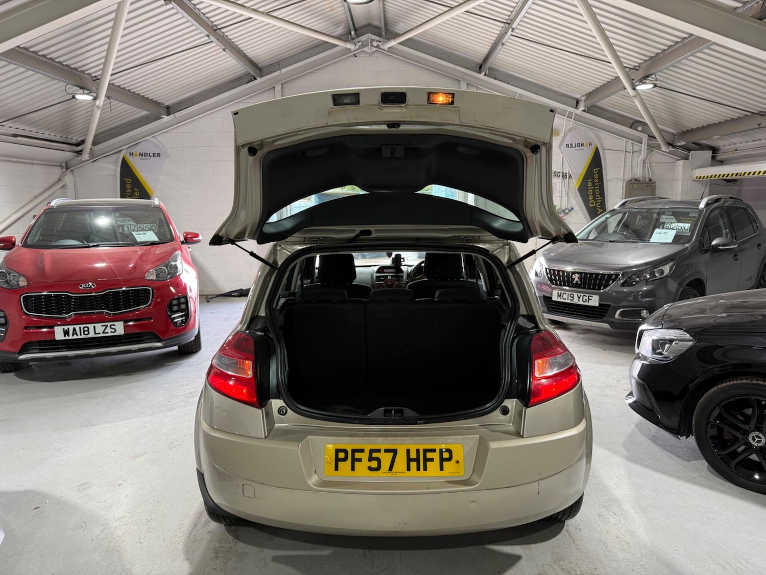 Used Renault Megane for sale - 78033597: Photo 10