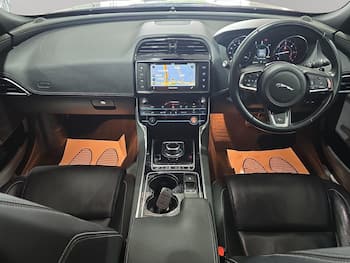 Used Jaguar XE 2017 for sale - 79677352: Photo